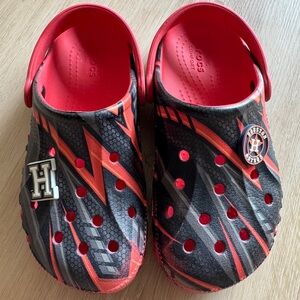 CROCS Kids' Black and Red Graphic Slippers Size 13